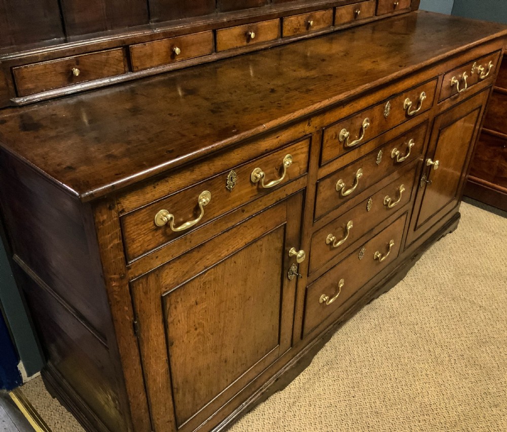 Very good 18th century Oak Dresser View XII