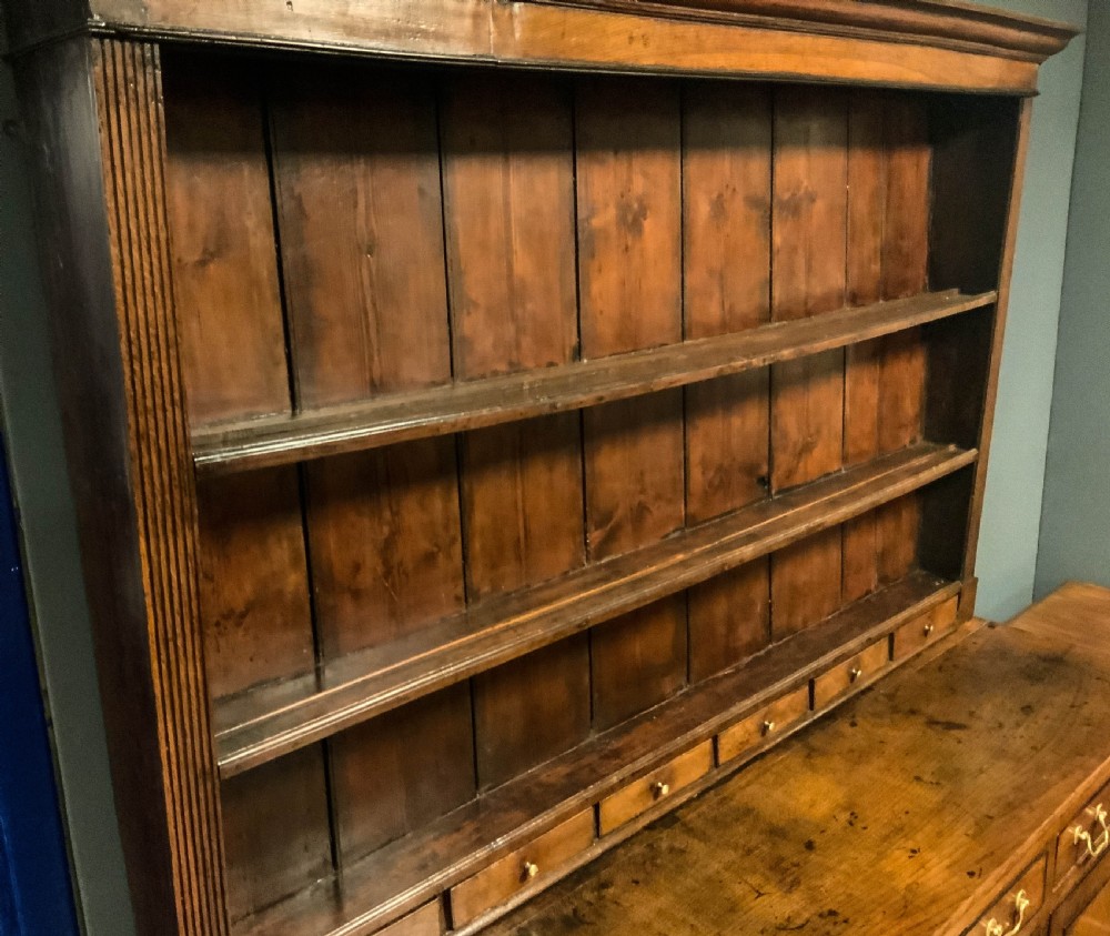Very good 18th century Oak Dresser View XIII