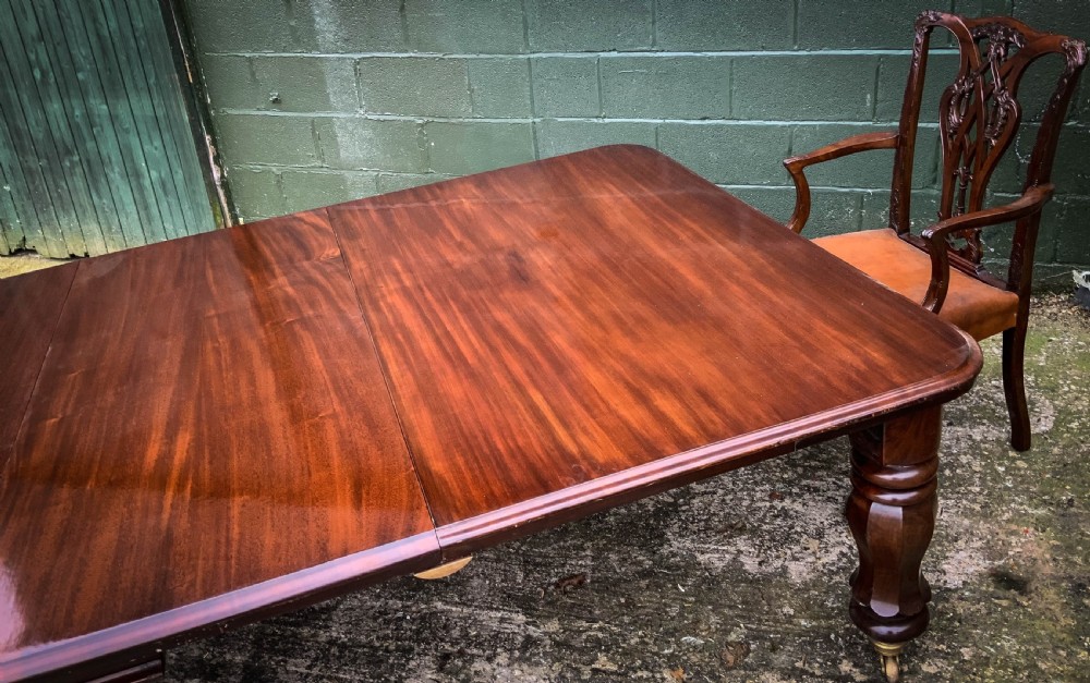A superb Large Victorian Extending Dining Table in Mahogany to seat 14/16 View VII