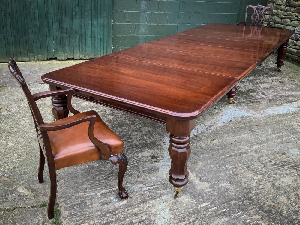 A superb Large Victorian Extending Dining Table in Mahogany to seat 14/16 View VIII
