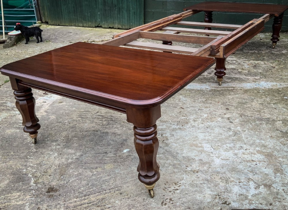 A superb Large Victorian Extending Dining Table in Mahogany to seat 14/16 View IX