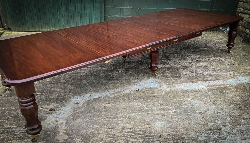 A superb Large Victorian Extending Dining Table in Mahogany to seat 14/16 View XIX