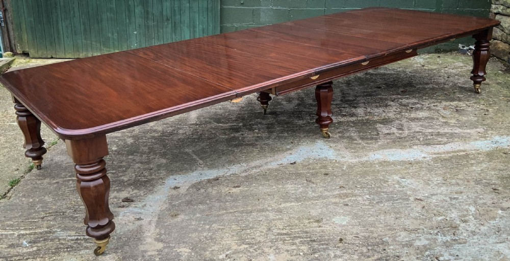 A superb Large Victorian Extending Dining Table in Mahogany to seat 14/16 View XXI