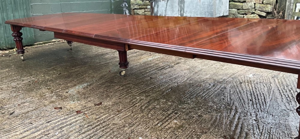 Very large Victorian extending dining table mahogany seats 20 View VI