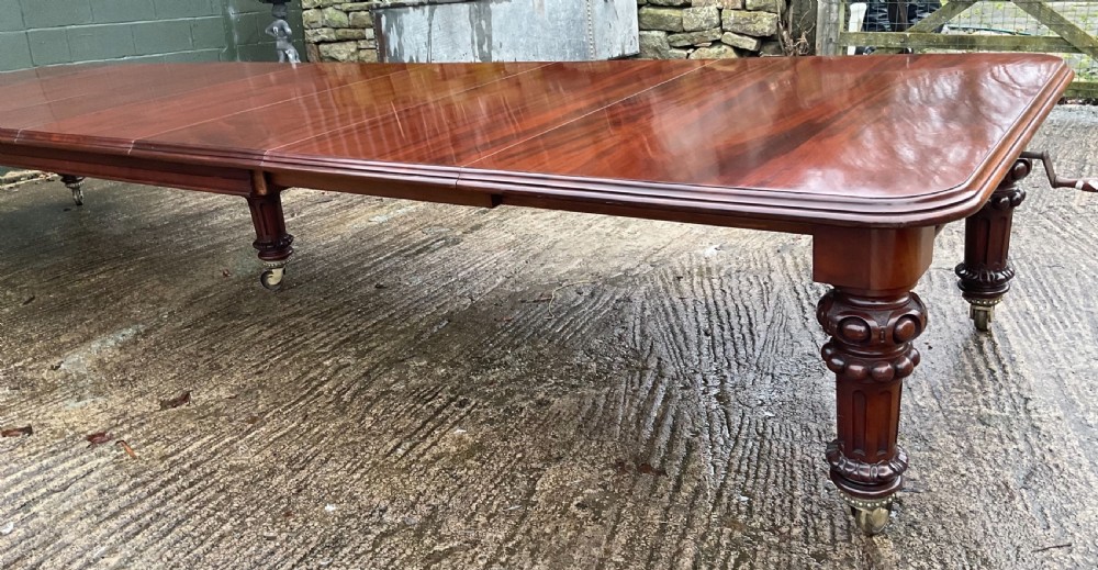 Very large Victorian extending dining table mahogany seats 20 View IX