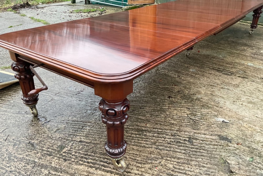 Very large Victorian extending dining table mahogany seats 20 View XI