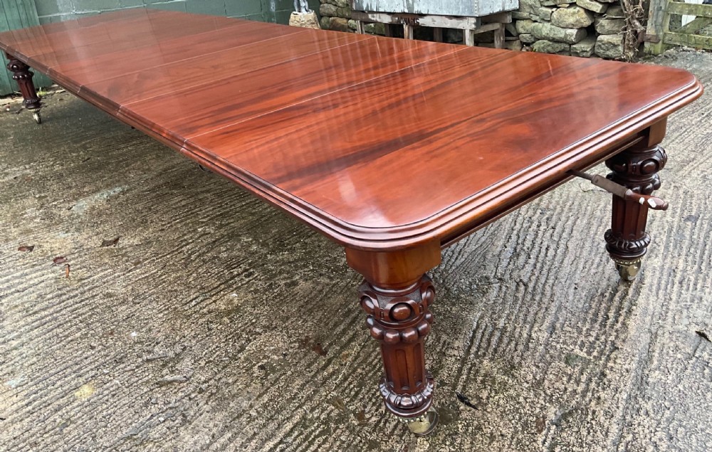 Very large Victorian extending dining table mahogany seats 20 View XII