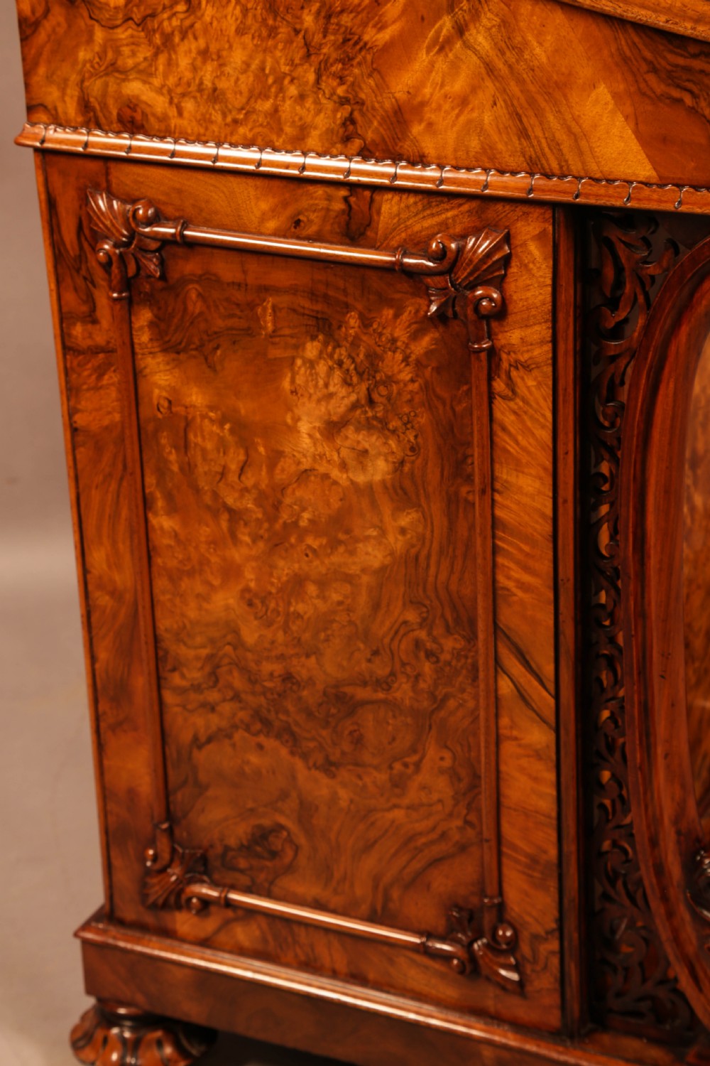 Superb Victorian Burr Walnut Davenport Desk View XI