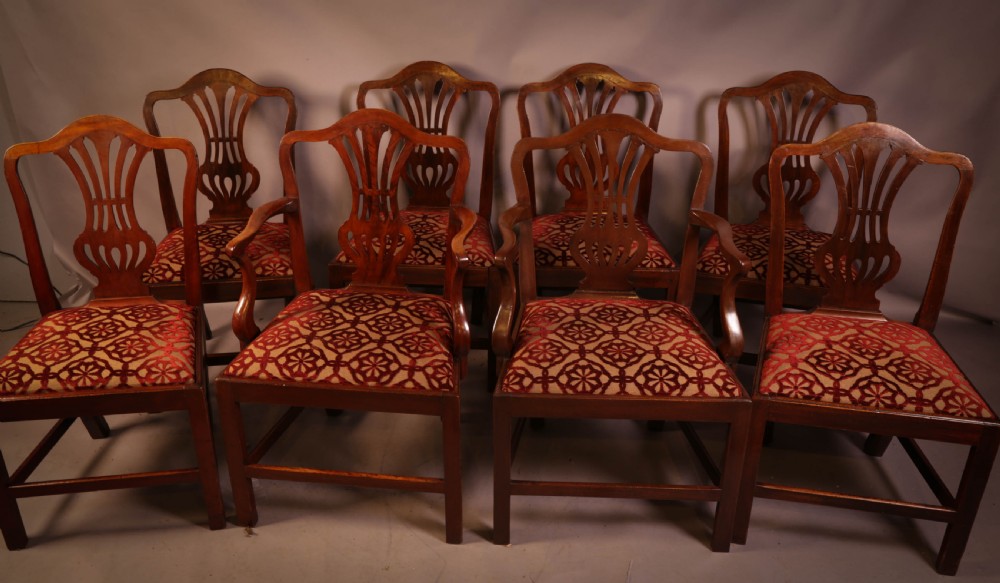 A set of 8 Georgian Hepplewhite Dining Chairs in Mahogany View II