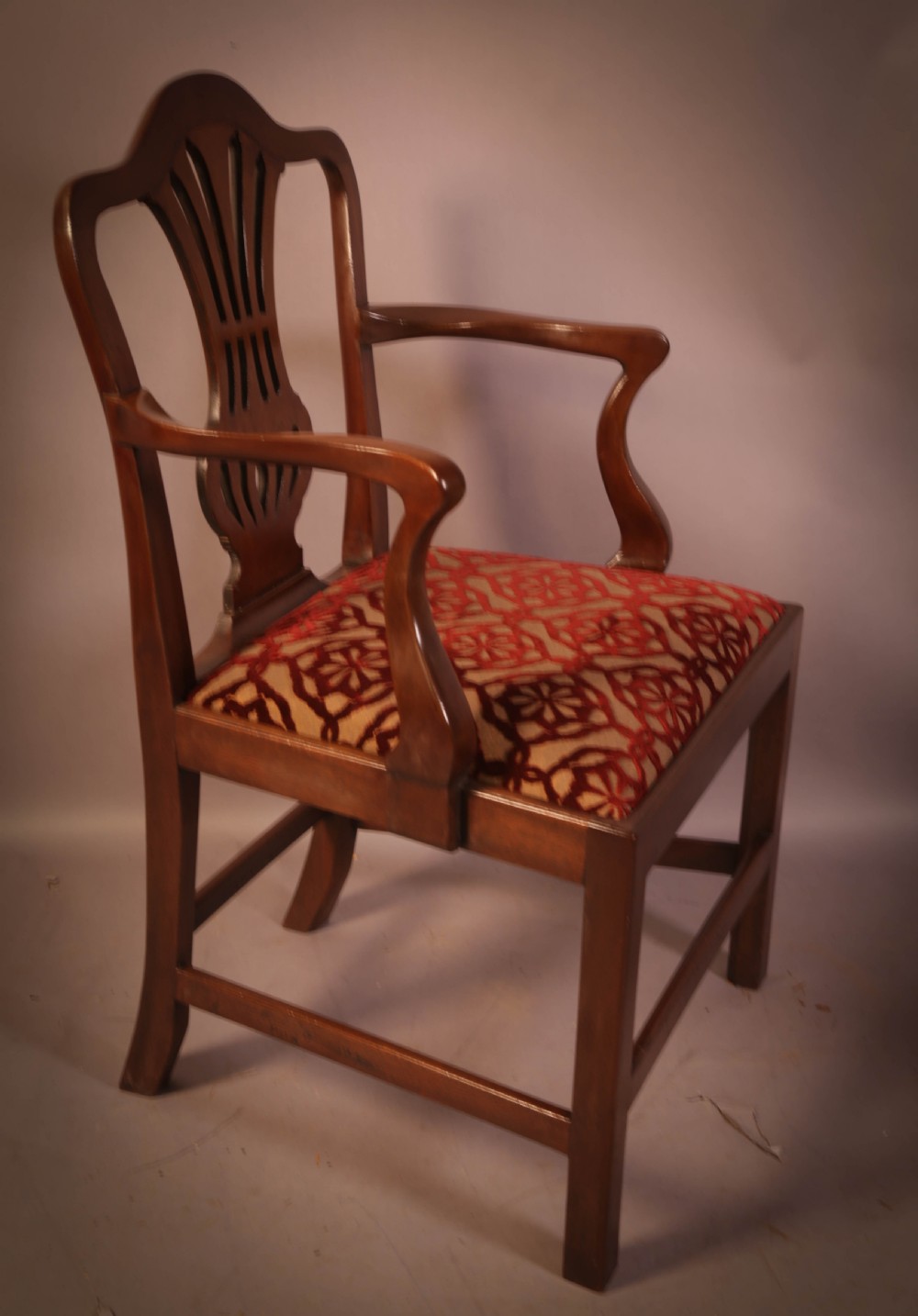 A set of 8 Georgian Hepplewhite Dining Chairs in Mahogany View IV