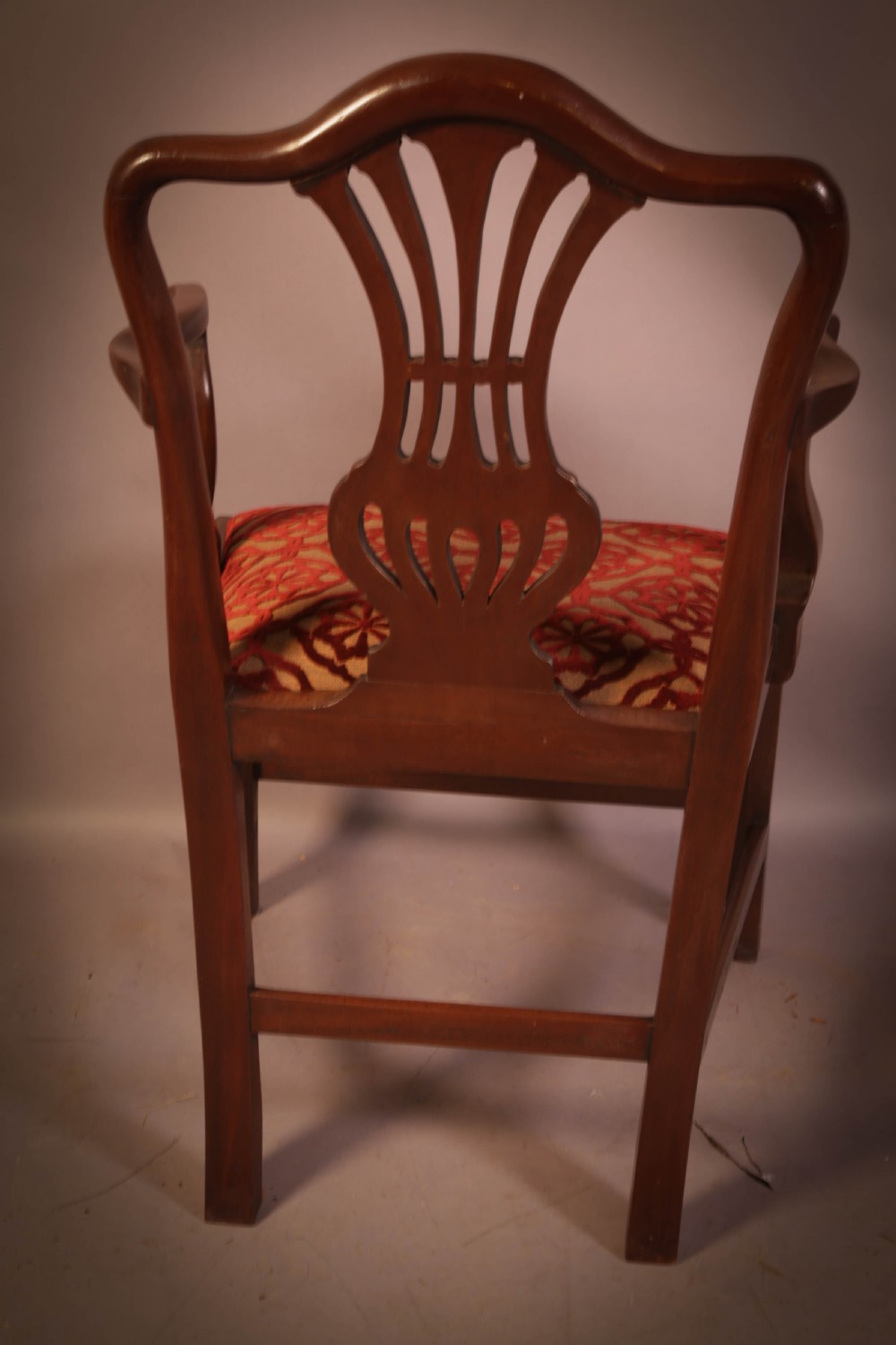 A set of 8 Georgian Hepplewhite Dining Chairs in Mahogany View V