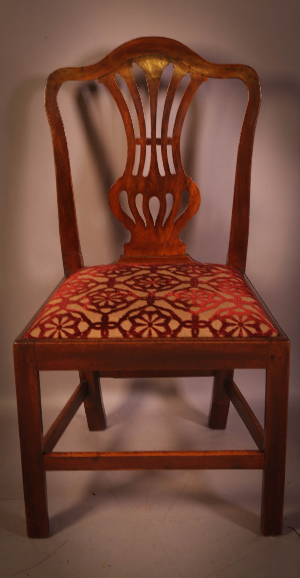 A set of 8 Georgian Hepplewhite Dining Chairs in Mahogany View VI