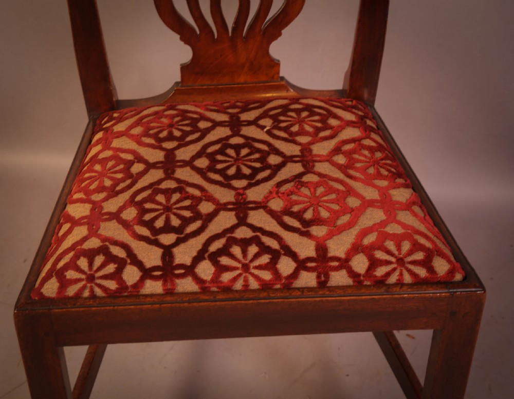 A set of 8 Georgian Hepplewhite Dining Chairs in Mahogany View VIII
