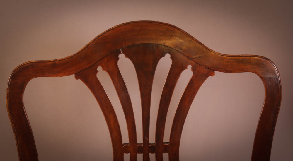A set of 8 Georgian Hepplewhite Dining Chairs in Mahogany View X