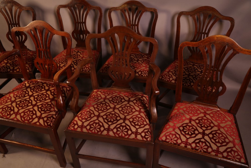 A set of 8 Georgian Hepplewhite Dining Chairs in Mahogany View XII