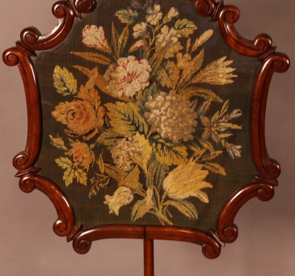 A Good Victorian Screen View II