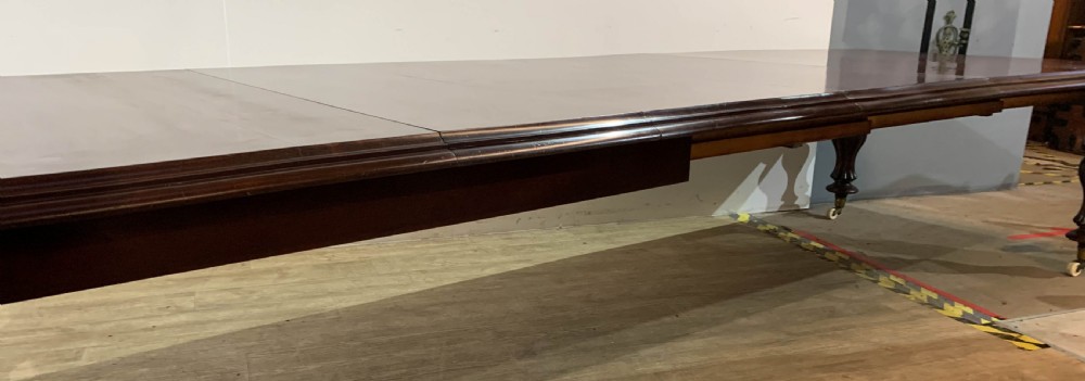 A Large Victorian Mahogany Dining Table seats 12/14 View IX
