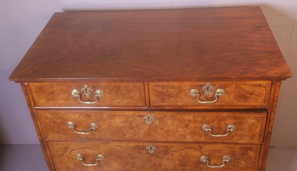 A George I Walnut Chest of Drawers 2 over 3 View XI