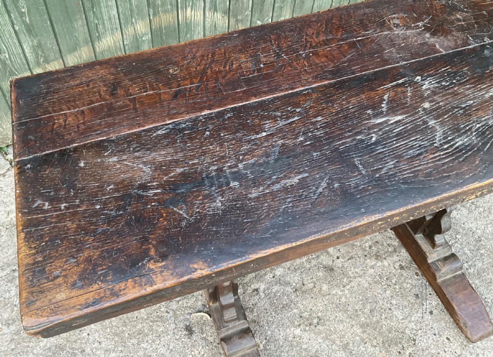 A small hall table in oak 17th century  View IV