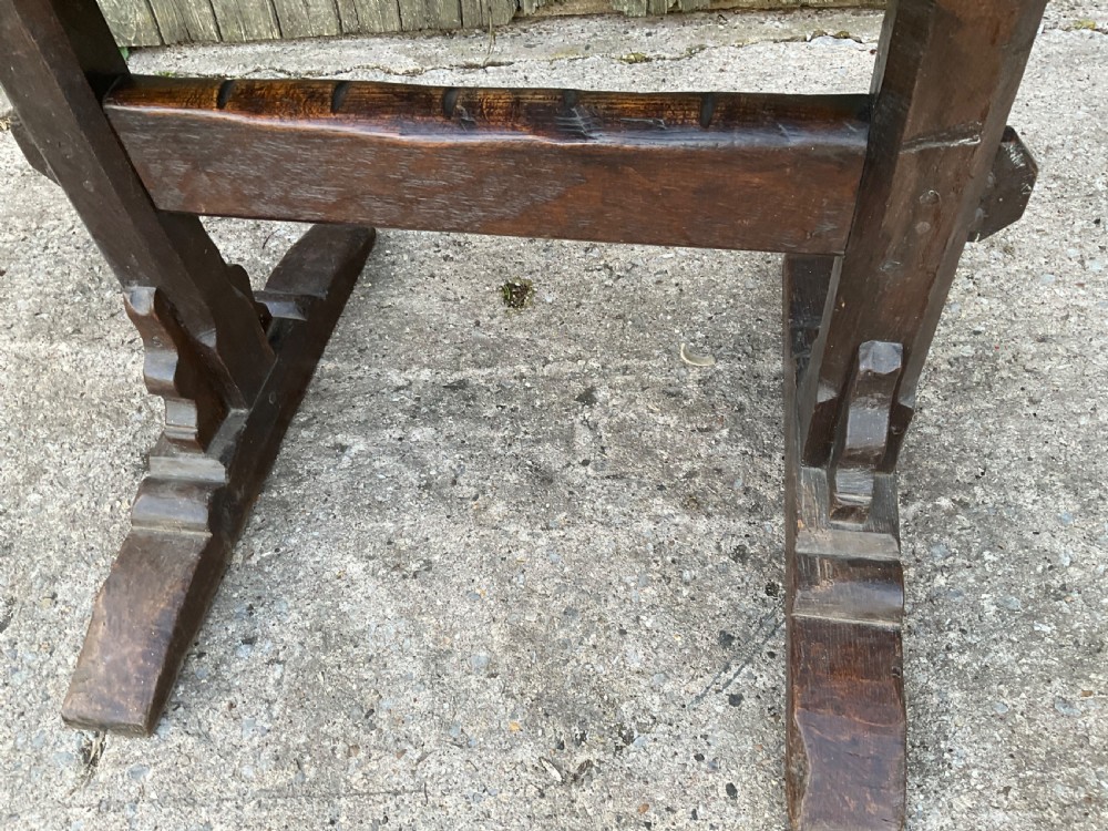 A small hall table in oak 17th century  View VI