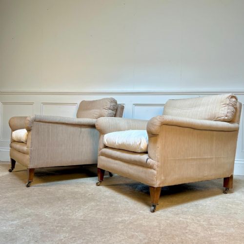 A PAIR OF EDWARDIAN COUNTRY HOUSE ARMCHAIRS IN HOWARD SONS STYLE - ADDITIONAL PHOTO 4