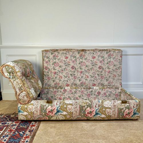 19TH C REVERSIBLE BOX OTTOMAN DAYBED - ADDITIONAL PHOTO 1