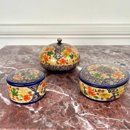 A COLLECTION OF KASHMIRI POTS - ADDITIONAL PHOTO 2