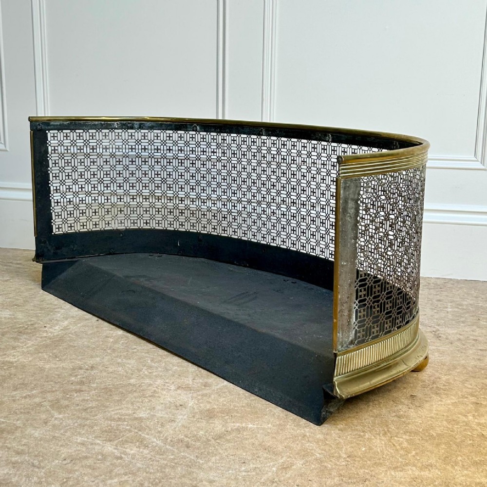 Regency Brass & Steel Fireside Fender View VI