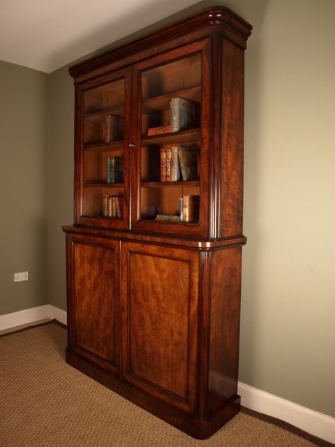 fig 1. A Fine William IV Mahogany Bookcase