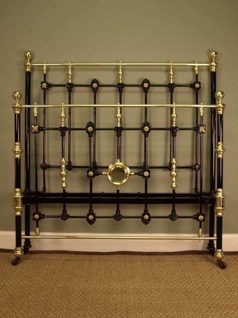 A Victorian Brass & Iron 4ft6 Bed (Double)