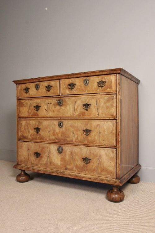 
   
18th C. Queen Anne Walnut Chest of Drawers