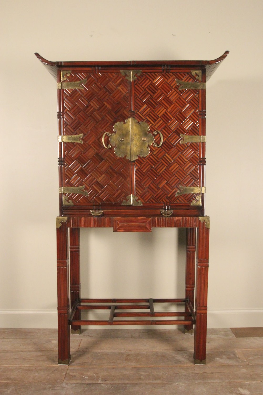 Stunning Drinks Cocktail Side Cabinet