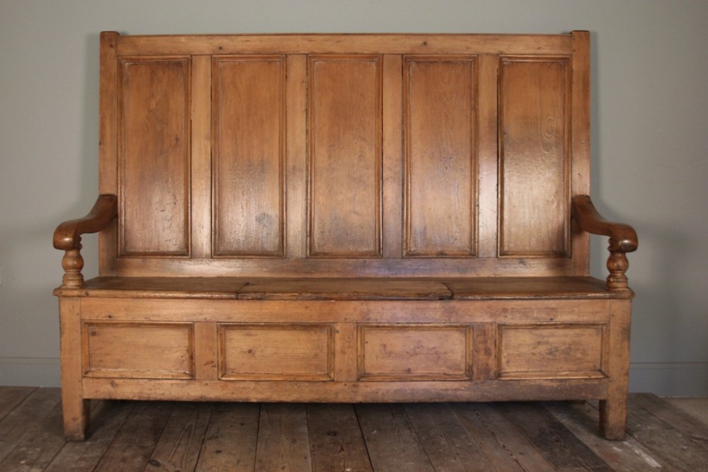 Superb Georgian Pine Welsh Settle