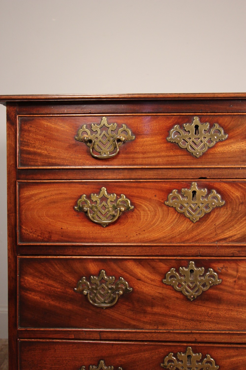 Superb Small 18th Century Mahogany Chest of Drawers View IV