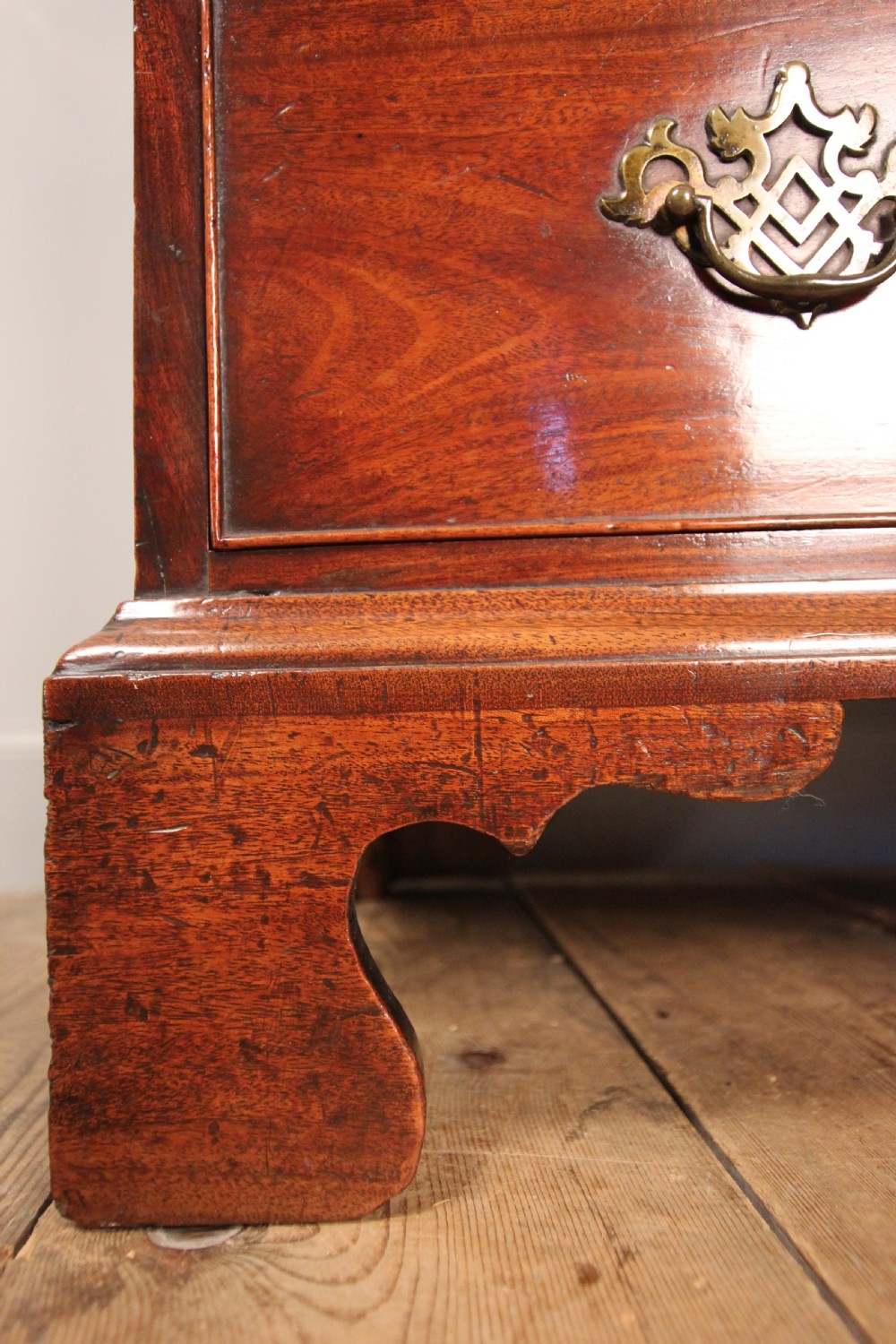 Superb Small 18th Century Mahogany Chest of Drawers View V