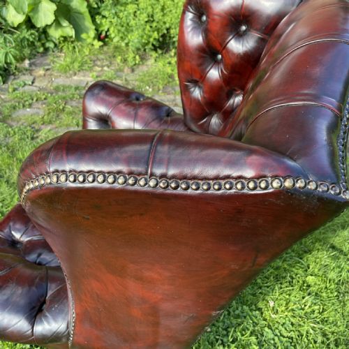 HAND DYED DEEP BUTTONED LEATHER WING ARMCHAIR C 1920 - ADDITIONAL PHOTO 5