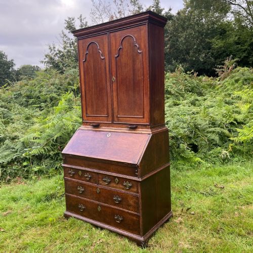 charming george ii oak bureau cabinet - CATEGORY: ANTIQUE BUREAU - DATED 18TH CENTURY
