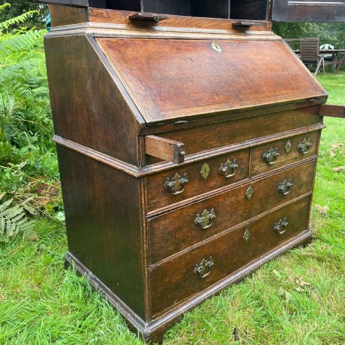 CHARMING GEORGE II OAK BUREAU CABINET - ADDITIONAL PHOTO 7