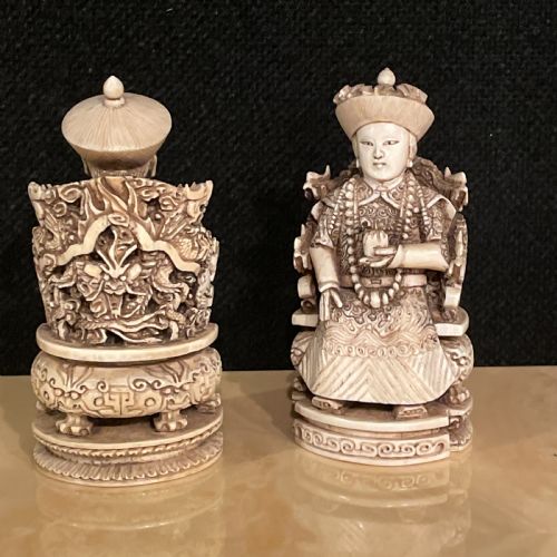 A FINELY CARVED PAIR OF CHINESE ANCESTRAL FIGURES C1900 - ADDITIONAL PHOTO 2