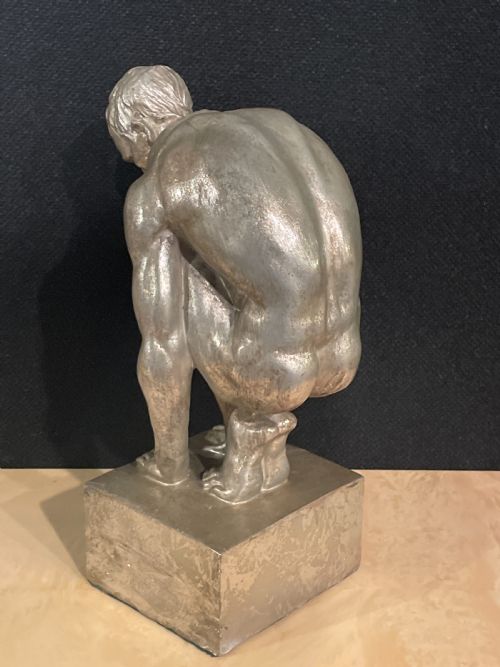 AN ART DECO SILVERED FIGURE OF A CROUCHING MALE NUDE - ADDITIONAL PHOTO 5