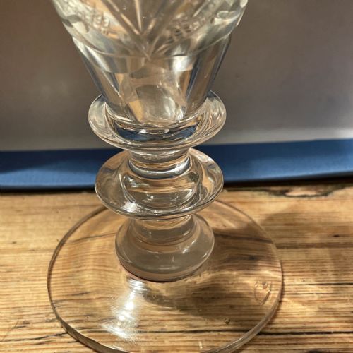A SMALL JACOBITE WINE GLASS 18TH CENTURY - ADDITIONAL PHOTO 3