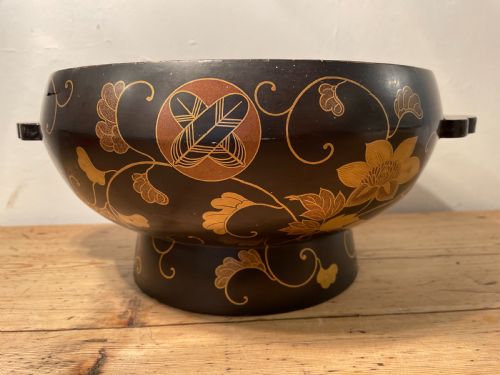 large japanese edo period lacquerware bowl - CATEGORY: ANTIQUE MISCELLANEOUS - DATED 19TH CENTURY