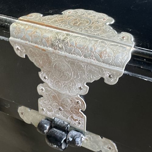 RARE JAPANESE LACQUER TRUNK NAGAMOCHI - ADDITIONAL PHOTO 8
