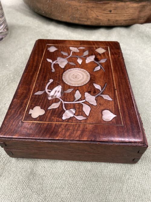 18TH C CHINESE HUALI WOOD GAMING BOX - ADDITIONAL PHOTO 2