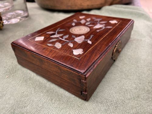 18TH C CHINESE HUALI WOOD GAMING BOX - ADDITIONAL PHOTO 5