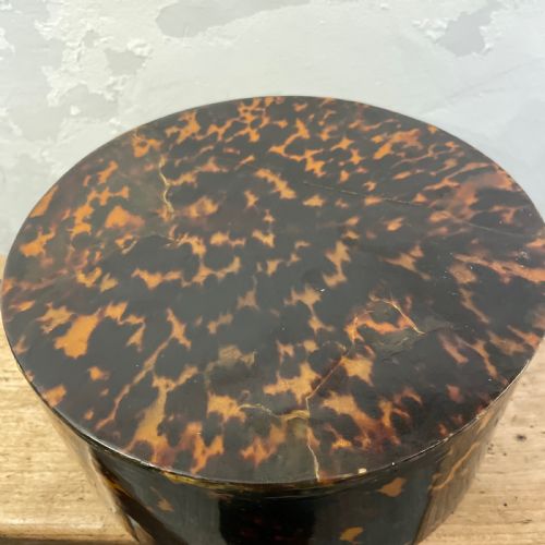 LARGE TORTOISHELL BOX C1930 - ADDITIONAL PHOTO 4