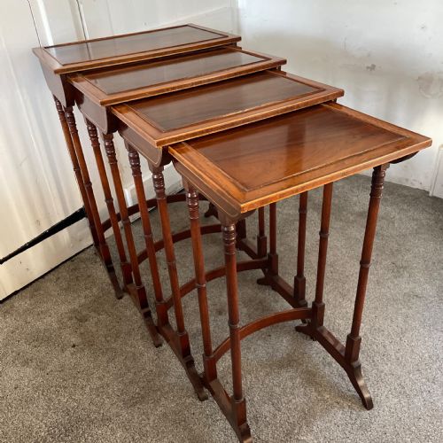 A FINE NEST OF ROSEWOOD QUARTETTO TABLES C1900 - ADDITIONAL PHOTO 2