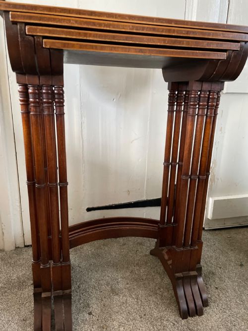A FINE NEST OF ROSEWOOD QUARTETTO TABLES C1900 - ADDITIONAL PHOTO 5