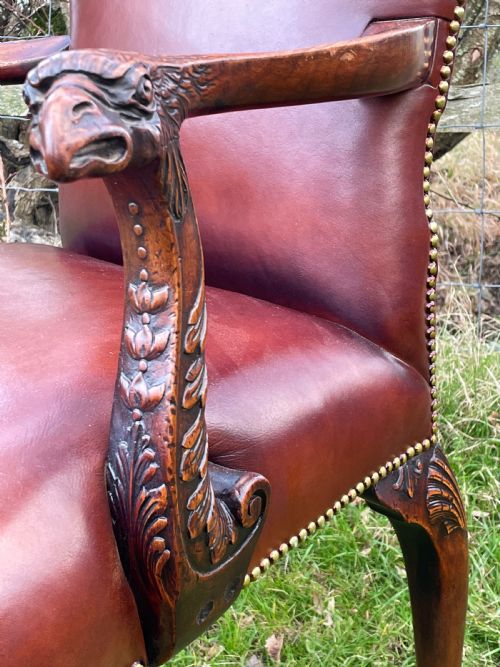 GEORGE II STYLE CARVED WALNUT ARMCHAIR IN LEATHER C1900 - ADDITIONAL PHOTO 1