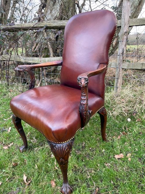 GEORGE II STYLE CARVED WALNUT ARMCHAIR IN LEATHER C1900 - ADDITIONAL PHOTO 4